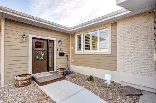 34 Honeysuckle Road North, Lethbridge, AB - Outdoor With Exterior