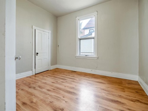 1249 5A Avenue South, Lethbridge, AB - Indoor Photo Showing Other Room