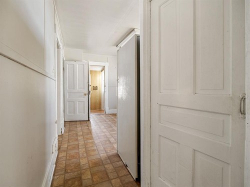 1249 5A Avenue South, Lethbridge, AB - Indoor Photo Showing Other Room