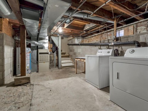 1249 5A Avenue South, Lethbridge, AB - Indoor Photo Showing Laundry Room