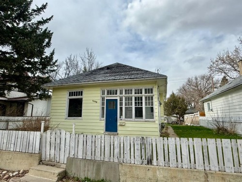 1249 5A Avenue South, Lethbridge, AB - Outdoor