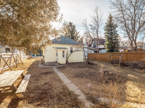1249 5A Avenue South, Lethbridge, AB - Outdoor
