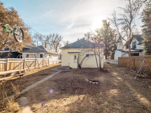 1249 5A Avenue South, Lethbridge, AB - Outdoor