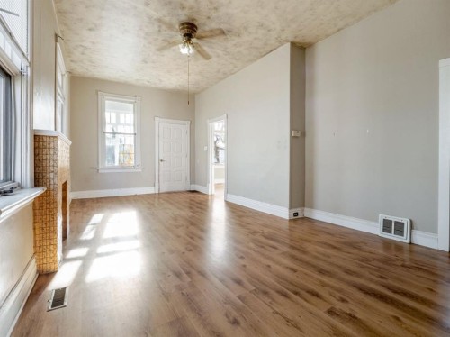 1249 5A Avenue South, Lethbridge, AB - Indoor Photo Showing Other Room