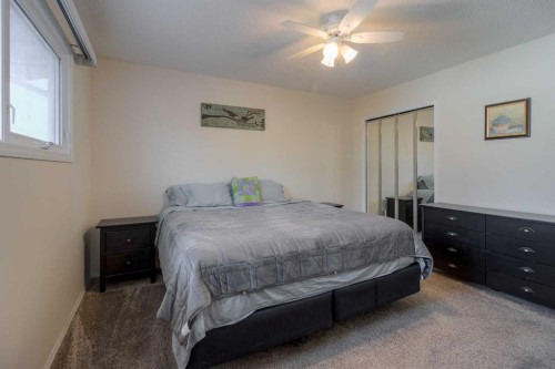 79 Temple Crescent West, Lethbridge, AB - Indoor Photo Showing Bedroom