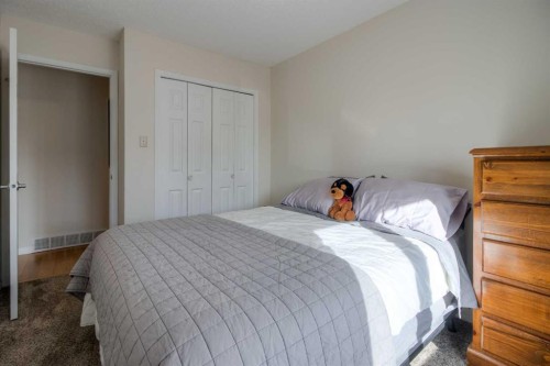 79 Temple Crescent West, Lethbridge, AB - Indoor Photo Showing Bedroom