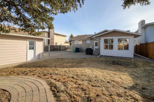 79 Temple Crescent West, Lethbridge, AB - Outdoor