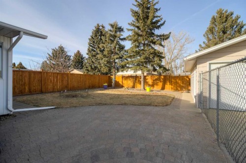 79 Temple Crescent West, Lethbridge, AB - Outdoor