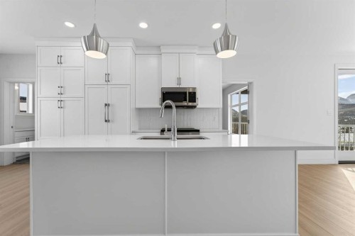 8602 25 Avenue, Coleman, AB - Indoor Photo Showing Kitchen With Upgraded Kitchen