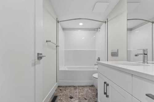 8602 25 Avenue, Coleman, AB - Indoor Photo Showing Bathroom