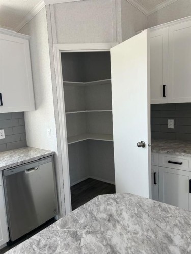 2004 Sunflower Crescent, Coaldale, AB - Indoor Photo Showing Kitchen