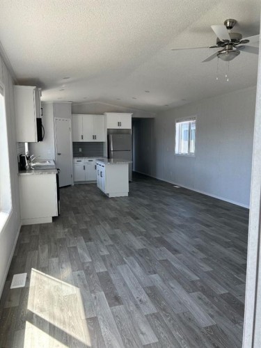 2004 Sunflower Crescent, Coaldale, AB - Indoor Photo Showing Kitchen