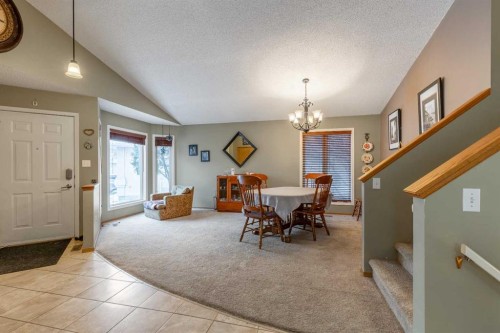 327 Heritage Crescent West, Lethbridge, AB - Indoor