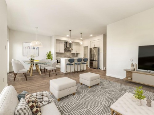 154 Caribou Bend North, Lethbridge, AB - Indoor Photo Showing Living Room