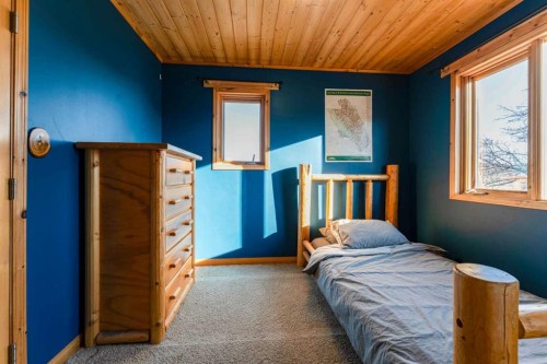 21054 A Range Road 264, Cardston, AB - Indoor Photo Showing Bedroom