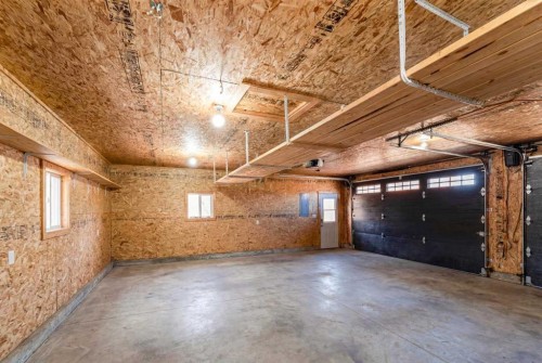 21054 A Range Road 264, Cardston, AB - Indoor Photo Showing Garage