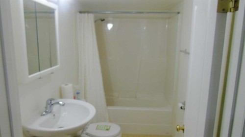 1604 7A Avenue, Fort Macleod, AB - Indoor Photo Showing Bathroom