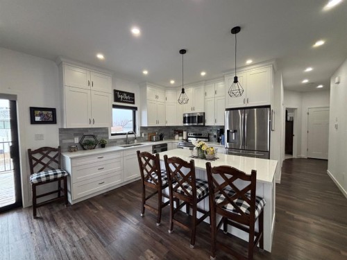 349 E 1 Avenue North, Magrath, AB - Indoor