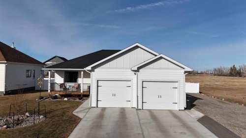 349 E 1 Avenue North, Magrath, AB - Outdoor With Exterior