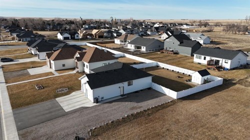 349 E 1 Avenue North, Magrath, AB - Outdoor