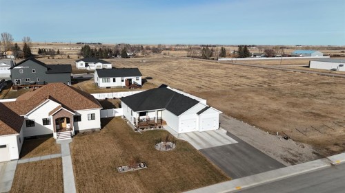 349 E 1 Avenue North, Magrath, AB - Outdoor