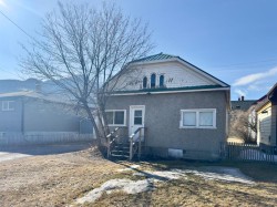 13030 21 Avenue  Blairmore, AB T0K 0E0