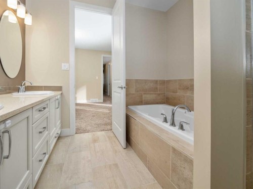 18 Northlander Road West, Lethbridge, AB - Indoor Photo Showing Bathroom