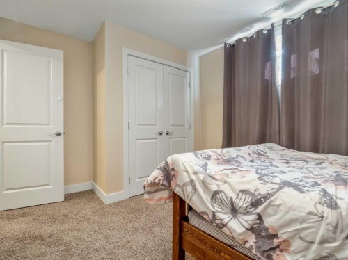 18 Northlander Road West, Lethbridge, AB - Indoor Photo Showing Bedroom