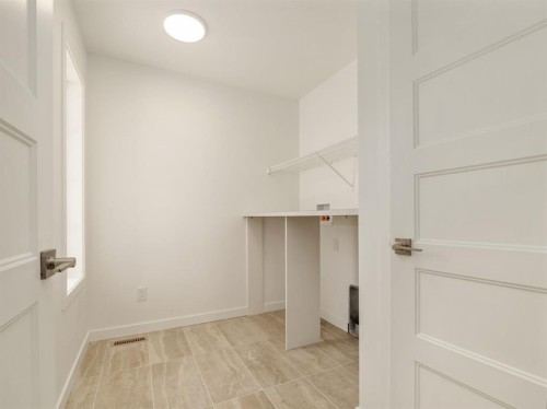 730 Violet Place West, Lethbridge, AB - Indoor