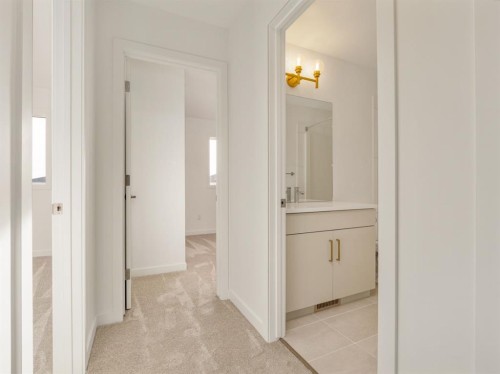 746 Violet Place West, Lethbridge, AB - Indoor Photo Showing Other Room