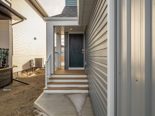 746 Violet Place West, Lethbridge, AB - Outdoor With Exterior