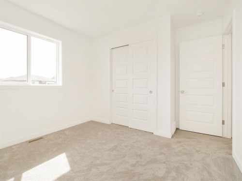 738 Violet Place West, Lethbridge, AB - Indoor Photo Showing Other Room