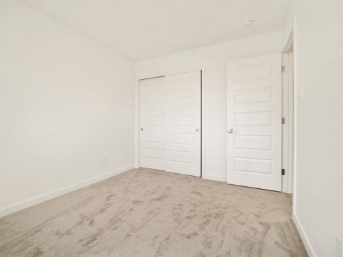 738 Violet Place West, Lethbridge, AB - Indoor Photo Showing Other Room