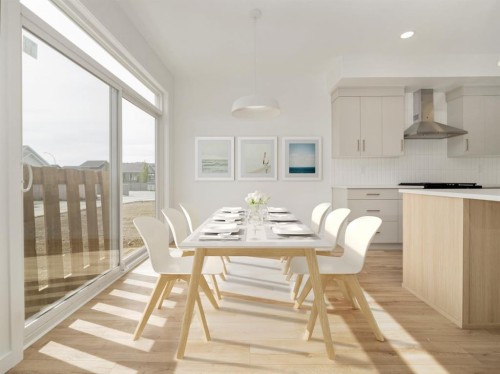 738 Violet Place West, Lethbridge, AB - Indoor Photo Showing Dining Room