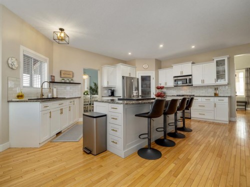 63 Deer Path Meadows, Fort Macleod, AB - Indoor Photo Showing Kitchen With Upgraded Kitchen