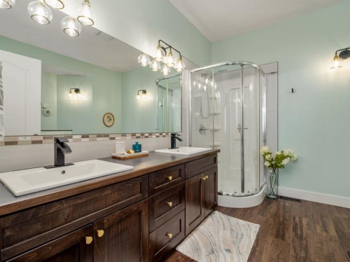 63 Deer Path Meadows, Fort Macleod, AB - Indoor Photo Showing Bathroom