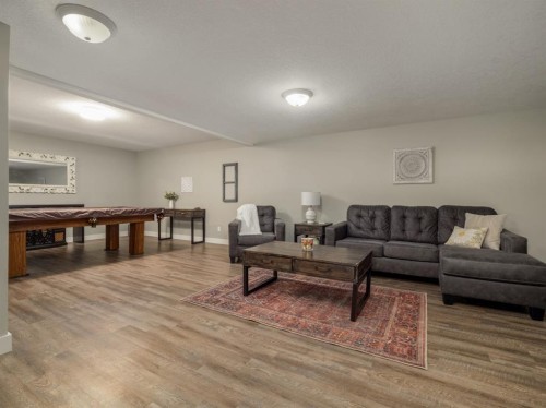 63 Deer Path Meadows, Fort Macleod, AB - Indoor Photo Showing Living Room