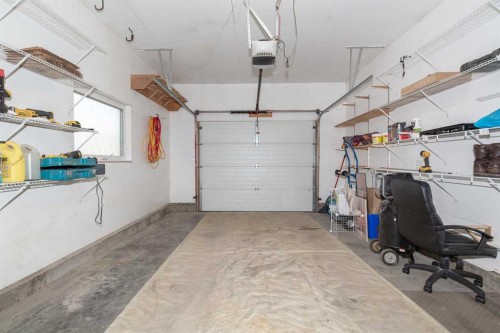 296 Tartan Circle West, Lethbridge, AB - Indoor Photo Showing Garage