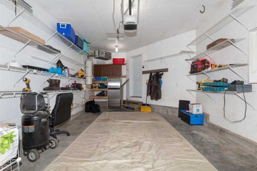 296 Tartan Circle West, Lethbridge, AB - Indoor Photo Showing Garage