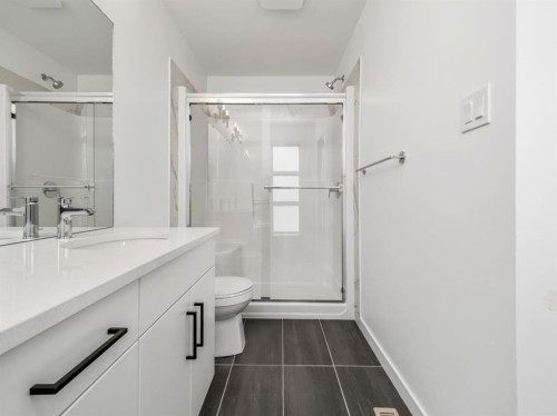 114 Miners Road West, Lethbridge, AB - Indoor Photo Showing Bathroom