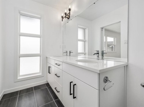 114 Miners Road West, Lethbridge, AB - Indoor Photo Showing Bathroom