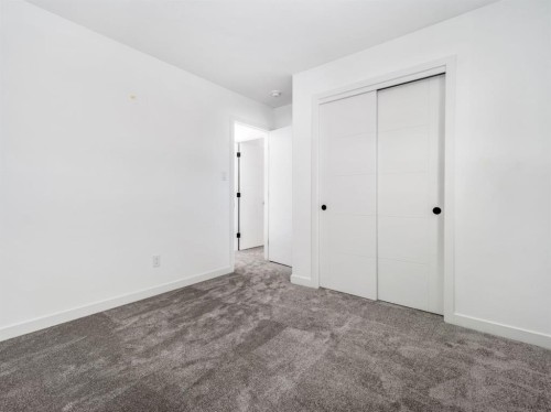 114 Miners Road West, Lethbridge, AB - Indoor Photo Showing Other Room