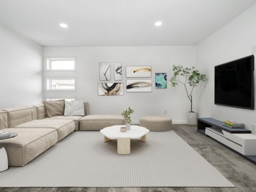 114 Miners Road West, Lethbridge, AB - Indoor Photo Showing Living Room