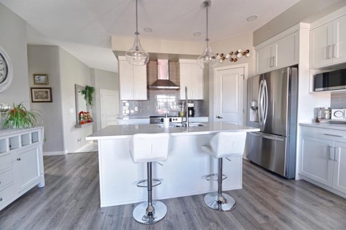 1000 Atlantic Lookout West, Lethbridge, AB - Indoor Photo Showing Kitchen With Upgraded Kitchen