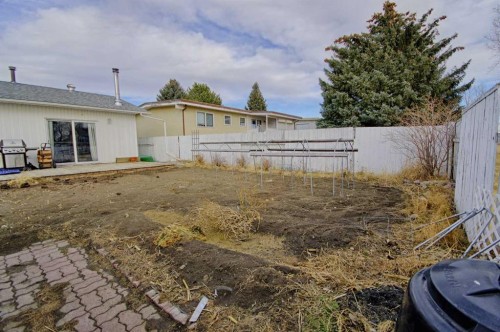 95 Laval Boulevard West, Lethbridge, AB - Outdoor