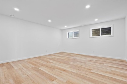 383 Caledonia Boulevard West, Lethbridge, AB - Indoor Photo Showing Other Room