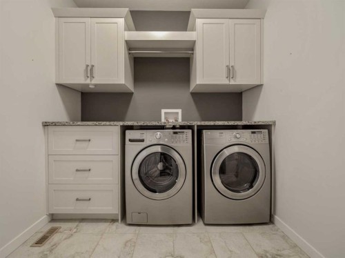 98 Moonlight Boulevard West, Lethbridge, AB - Indoor Photo Showing Laundry Room
