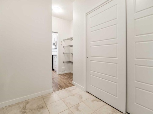 98 Moonlight Boulevard West, Lethbridge, AB - Indoor Photo Showing Other Room