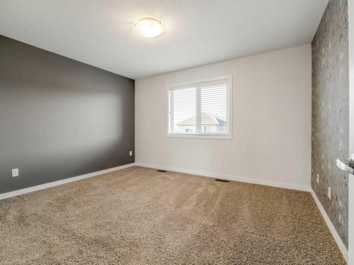 98 Moonlight Boulevard West, Lethbridge, AB - Indoor Photo Showing Other Room