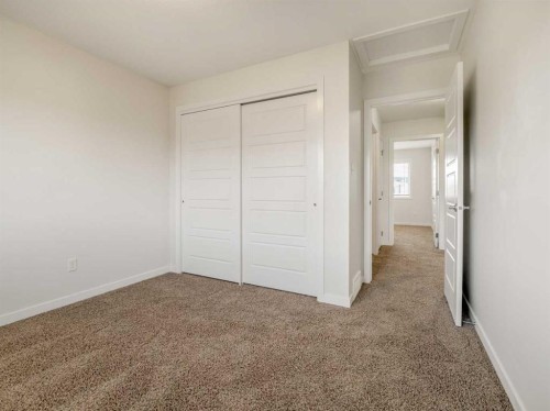 98 Moonlight Boulevard West, Lethbridge, AB - Indoor Photo Showing Other Room
